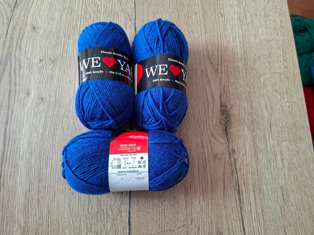 3 bollen blauw acryl garen - We Love Yarn, Ophalen of Verzenden, Nieuw, Breien of Haken, Wol of Garen