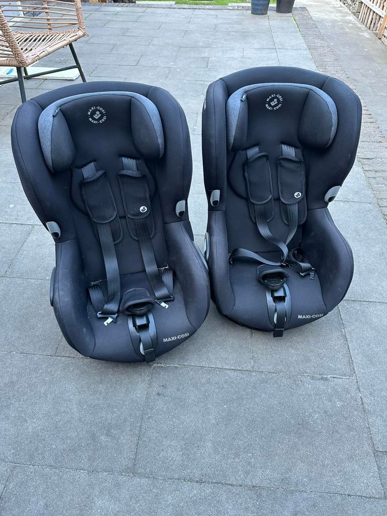 Maxi-cosi autostoel Axiss 2 stuks, Ophalen, Autogordel, 9 t/m 18 kg, Zo goed als nieuw