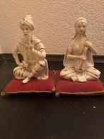 Porseleinen beeldjes van een man en een vrouw, Antiek en Kunst, Ophalen of Verzenden