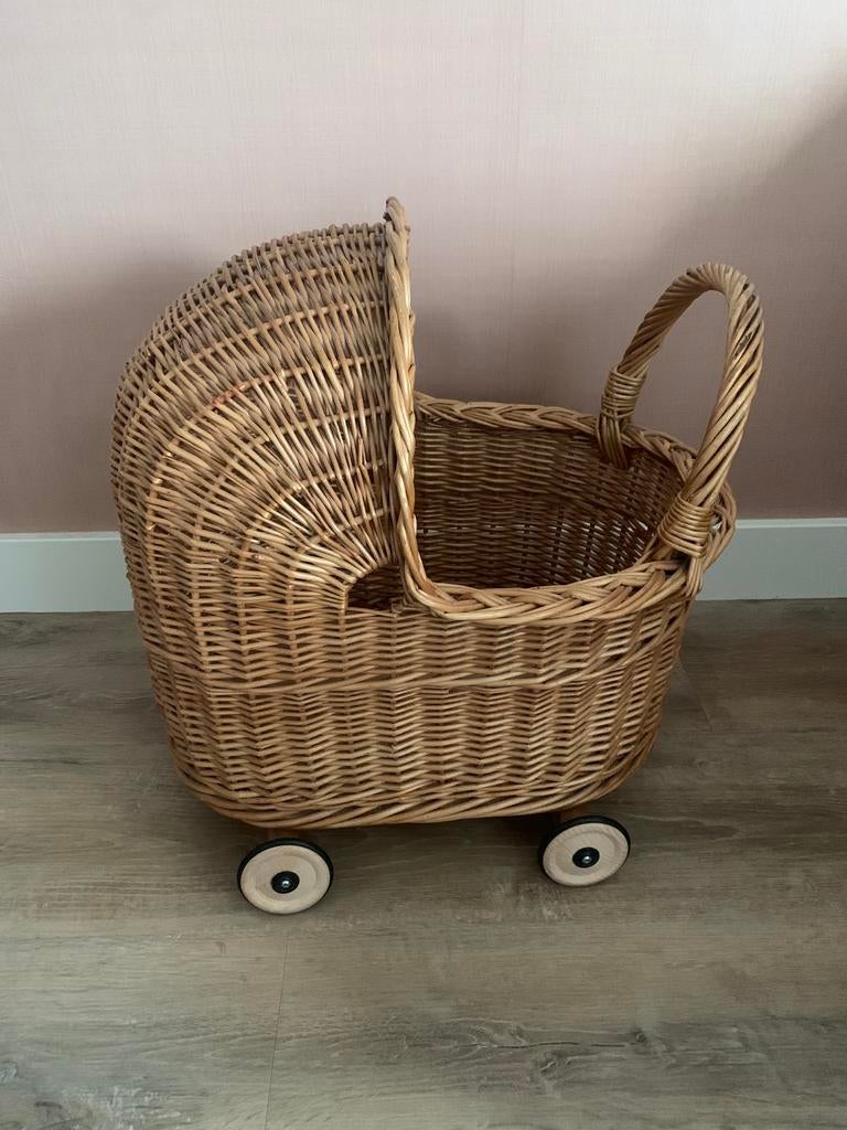 Rieten poppenwagen (rotan), Kinderen en Baby's, Speelgoed | Poppen, Ophalen, Zo goed als nieuw, Overige typen