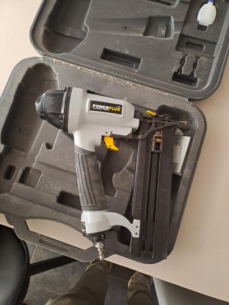 Powerplus tacker in koffer, Doe-het-zelf en Verbouw, Gereedschap | Handgereedschap, Ophalen of Verzenden