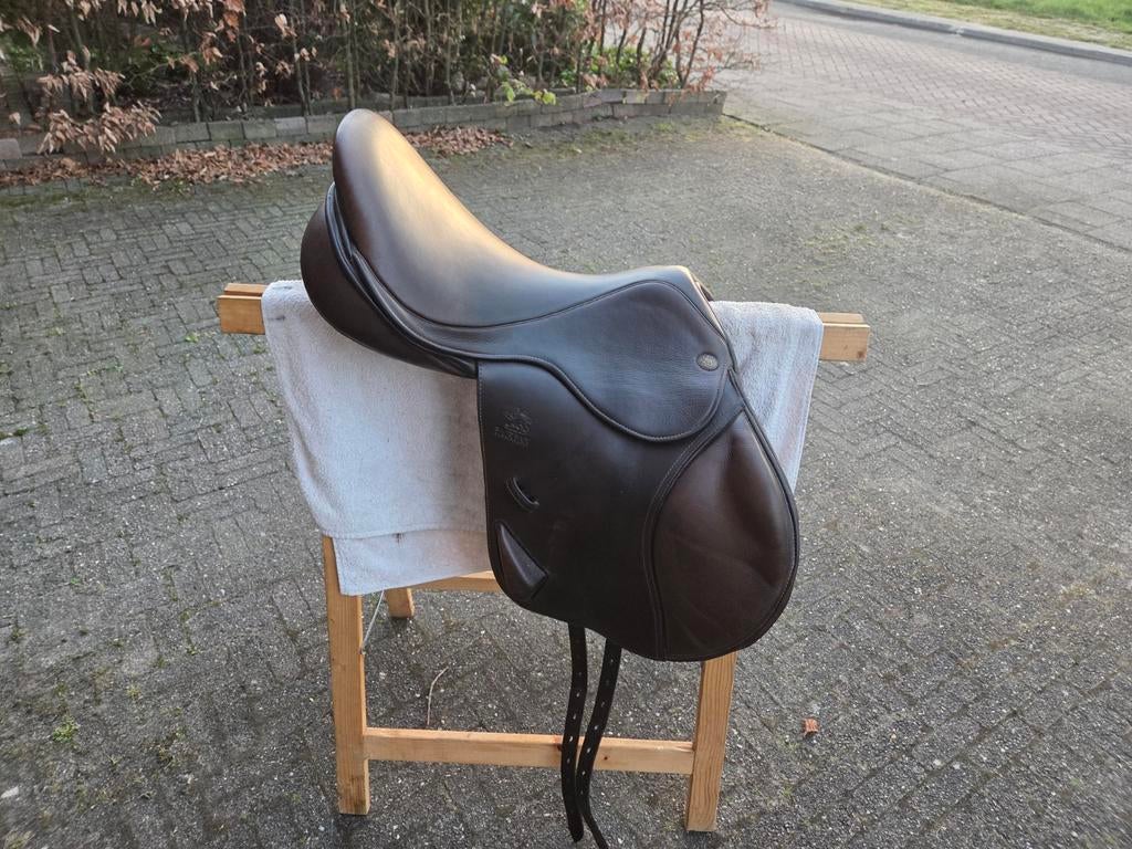 Fairfax monoblad spring eventing zadel., Dieren en Toebehoren, Paarden en Pony's | Zadels, Ophalen, Springen