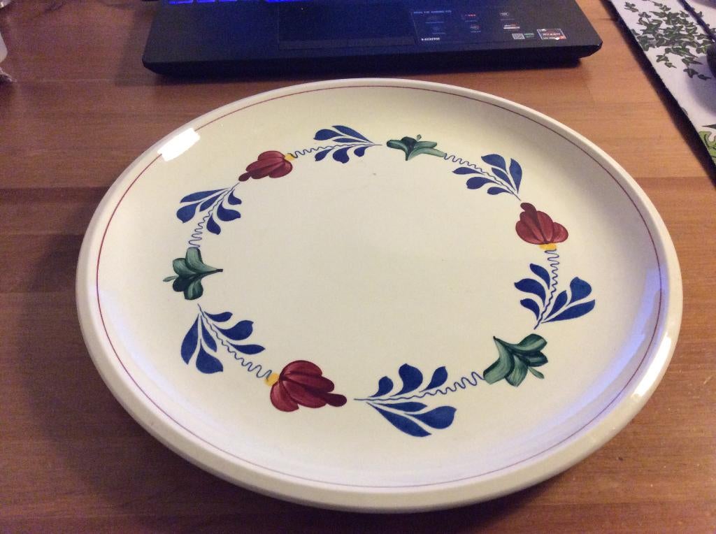 Boerenbont Boch gebaksbord 32 cm doorsnede., Huis en Inrichting, Keuken | Servies, Gebruikt, Ophalen of Verzenden, Bord(en), Aardewerk