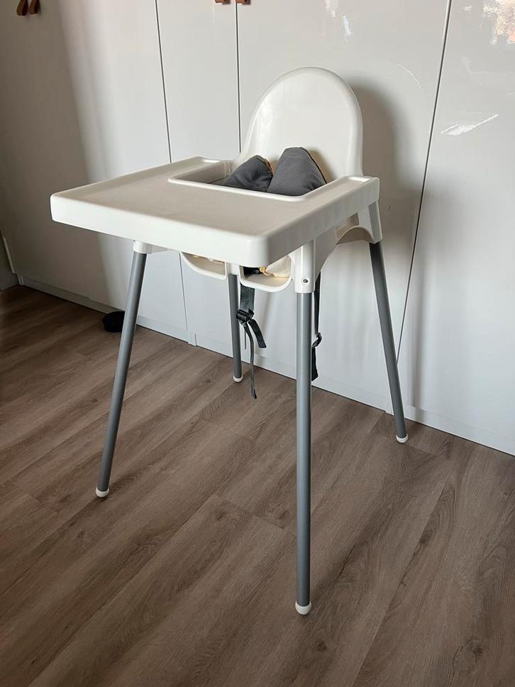 IKEA Antilop kinderstoel met blad en 2 hoezen, Kinderen en Baby's, Kinderstoelen, Gebruikt, Overige typen, Afneembaar eetblad