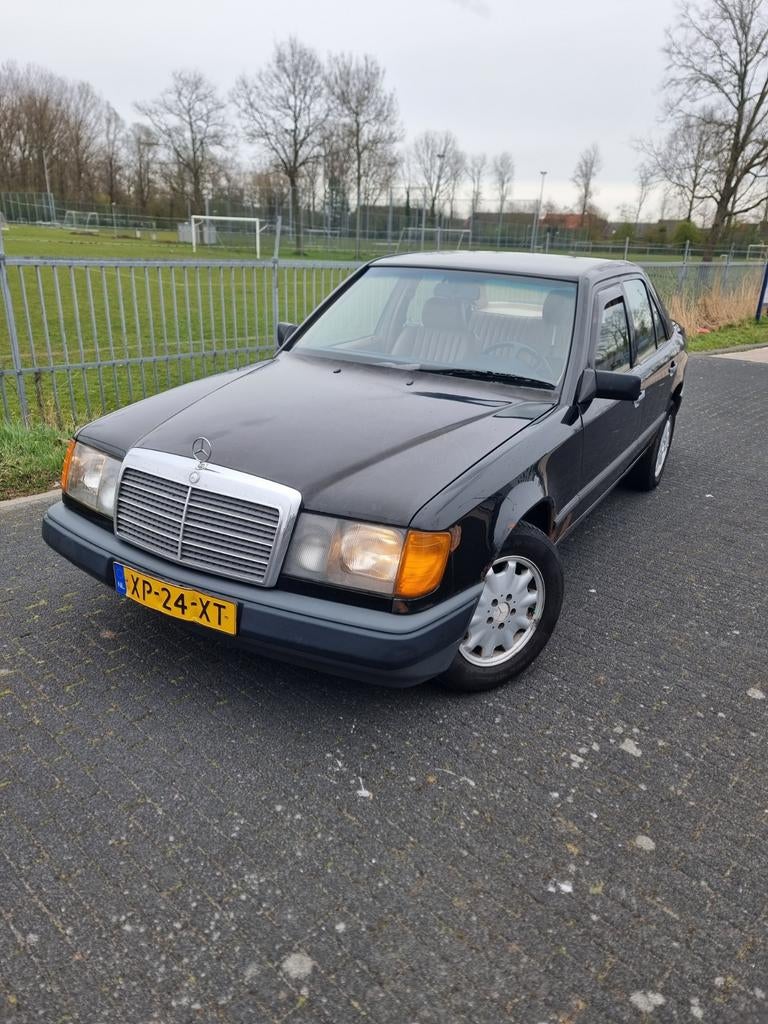Mercedes-Benz 200-Serie 2.0 200 D 1989 Zwart, Auto's, Achterwielaandrijving, 74 pk, 621 kg, 4 cilinders