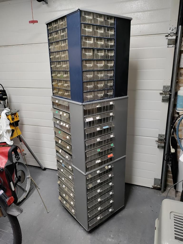 Draaibare carrousel met ladekastjes, Ophalen, 25 tot 50 cm, 50 tot 100 cm, Minder dan 100 cm