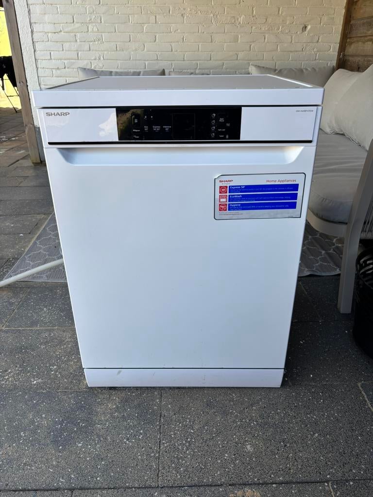 Vaatwasser SHARP, Witgoed en Apparatuur, Ophalen, Gebruikt, Minder dan 85 cm