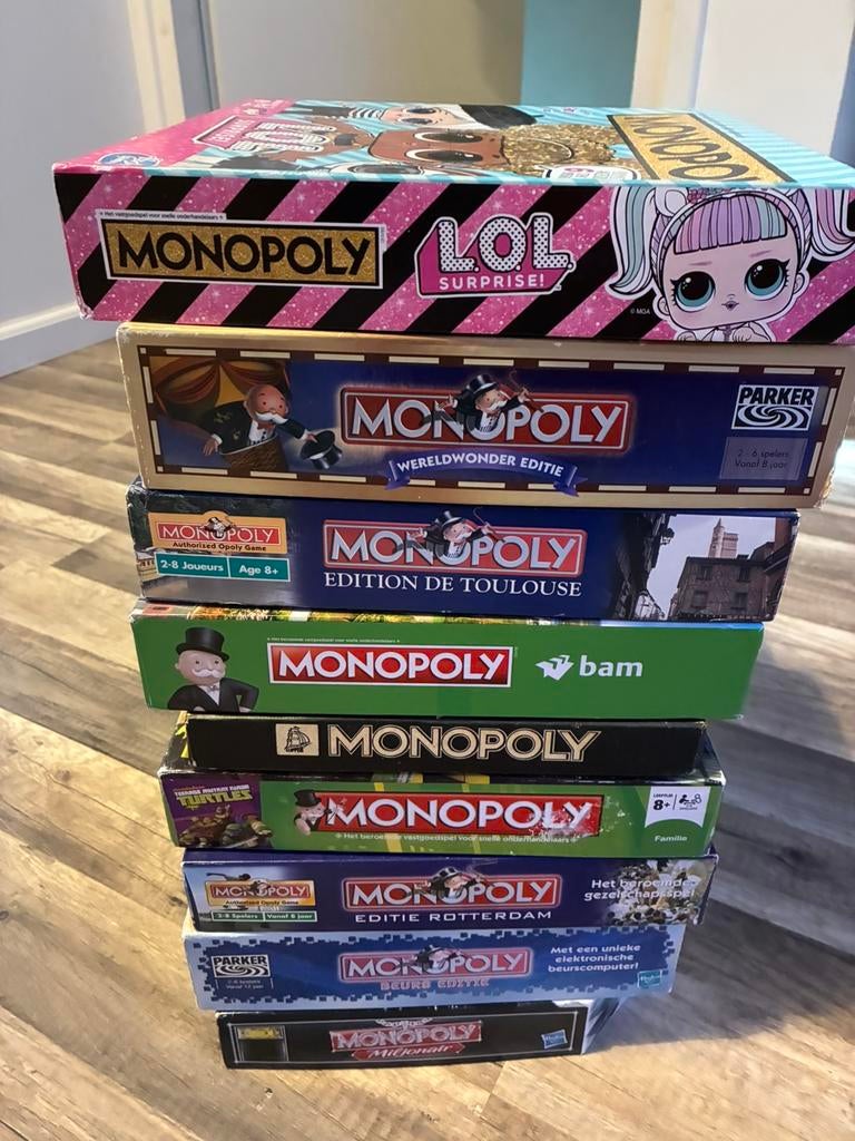 9 edities Monopoly, Ophalen of Verzenden