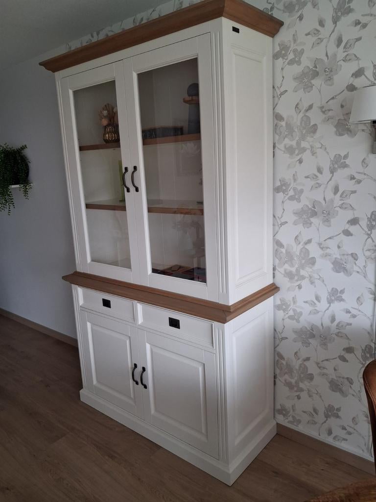 Witte buffetkast met licht eiken rand, Ophalen, 25 tot 50 cm, 100 tot 150 cm