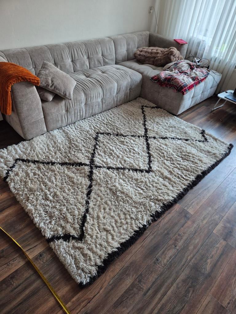 Vloerkleed hoogpolig wit met zwarte lijnen 160x230, Ophalen