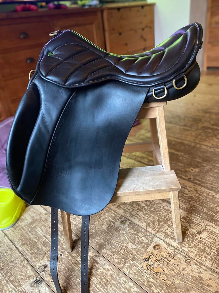 Ideal Le Trek zadel 18 inch – endurance / buitenrit, Ophalen of Verzenden, Gebruikt, Recreatie