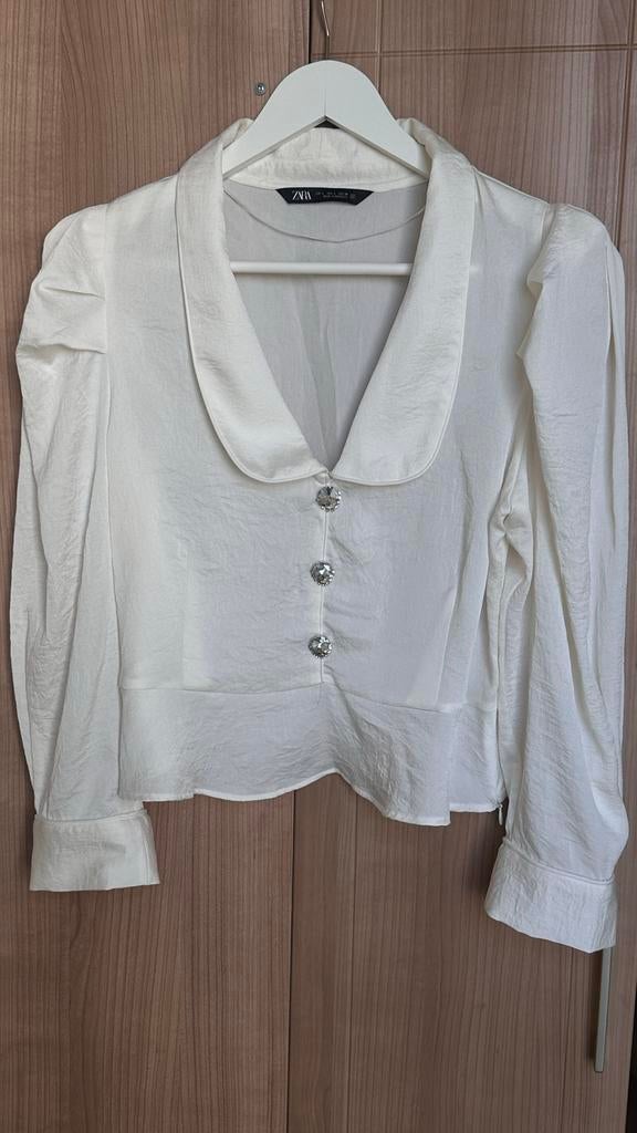 Witte blouse met pofmouwen en sierknopen, Kleding | Dames, Blouses en Tunieken, Ophalen of Verzenden, Gedragen, Maat 36 (S), Wit