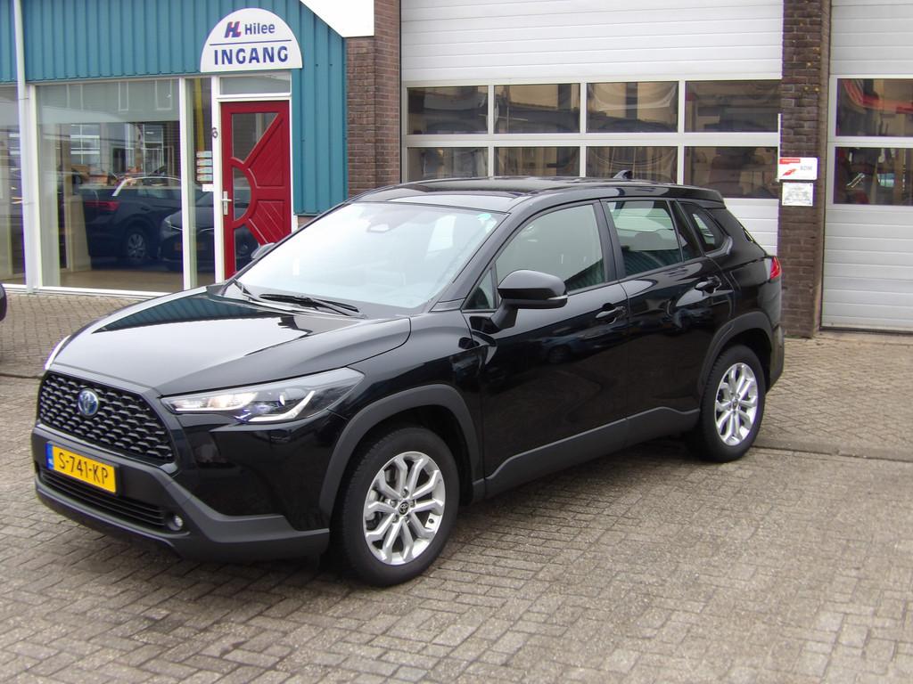 Toyota Corolla Cross 2.0 High Power Hybrid Active (bj 2023), Auto's, Gebruikt, 4 cilinders, Zwart, Origineel Nederlands
