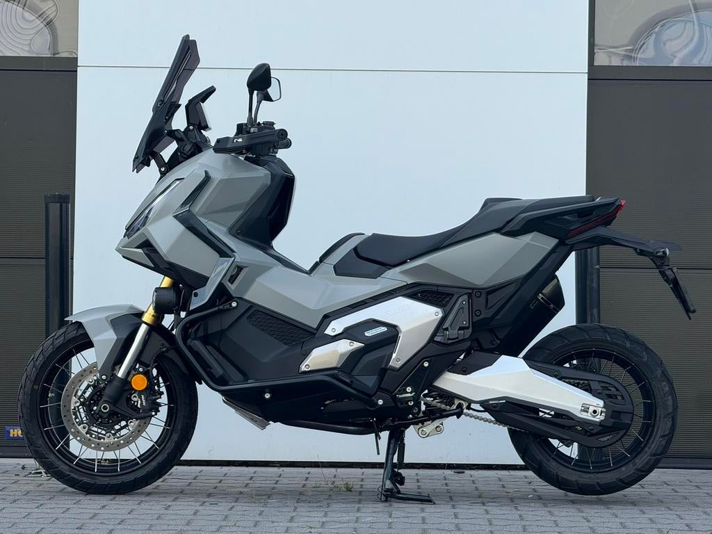 Honda X-ADV 750 Akrapovic Beugels Handvatverwarming, Motoren, Motoren | Honda, Bedrijf, Scooter, meer dan 35 kW, 2 cilinders, ABS