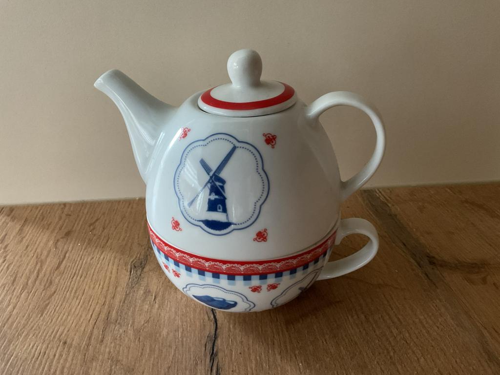 Theepotje met kopje en theezeefje, Ophalen of Verzenden