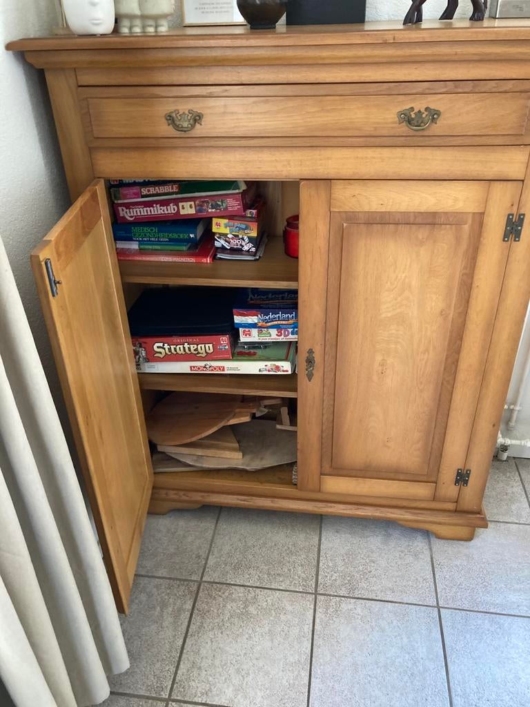 Gratis Kast, Huis en Inrichting, Ophalen, 100 tot 150 cm, Eikenhout, Zo goed als nieuw