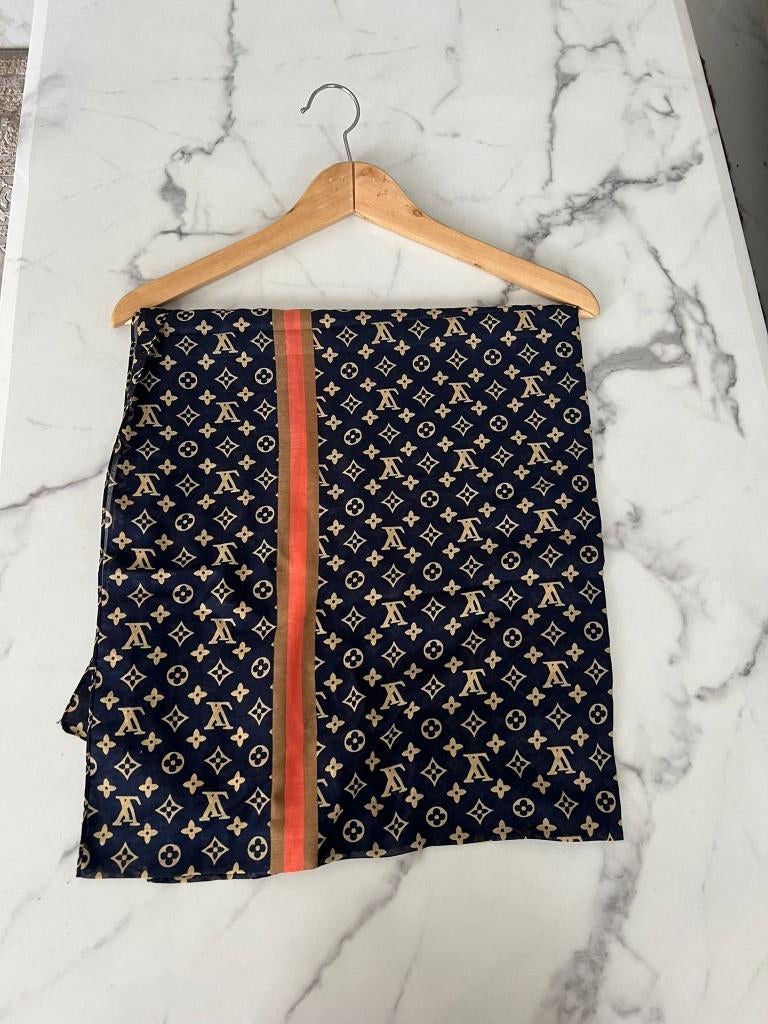 Nette blauwe sjaal, Kleding | Dames, Mutsen, Sjaals en Handschoenen, Ophalen of Verzenden, Zo goed als nieuw, Maat 42/44 (L), Sjaal