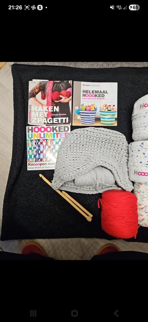 Hoooked Zpagetti pakket met boeken en accessoires, Ophalen of Verzenden, Gebruikt, Breien of Haken, Wol of Garen