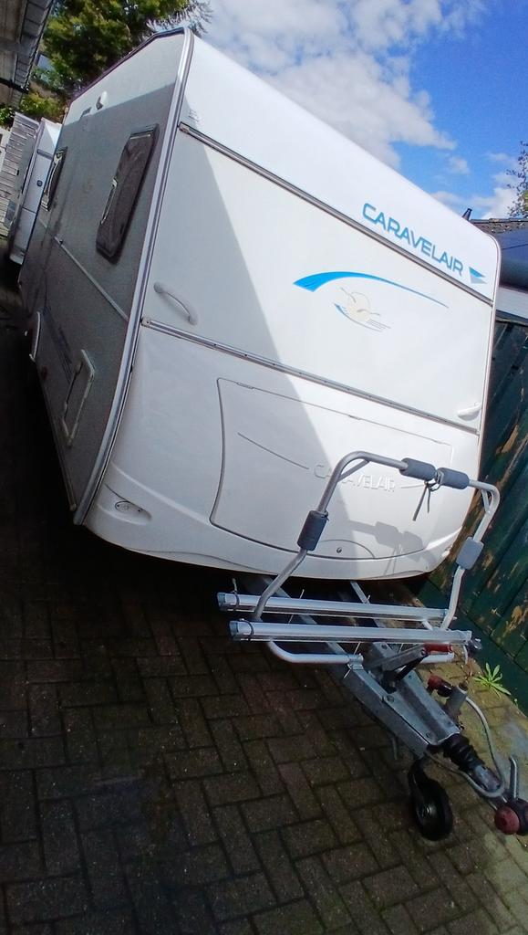 Nette Caravelair Met voortent luifel en 2 slaapcabines!, Rondzit, Bedrijf, 750 - 1000 kg, Caravelair