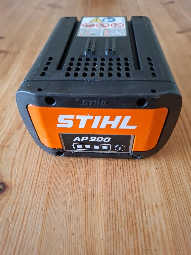 Stihl AP 200, Tuin en Terras, Hand-tuingereedschap, Ophalen, Zo goed als nieuw, Overige soorten, Stihl