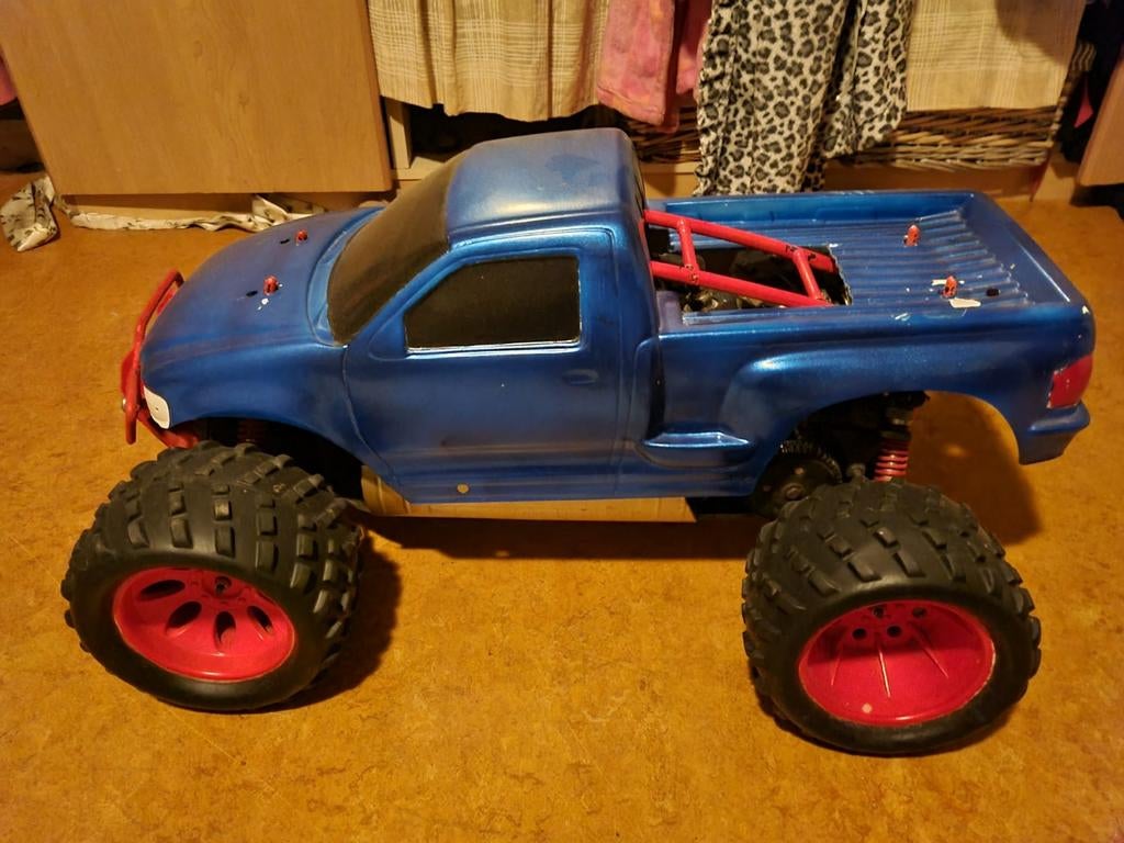 Fg monstertruck, Hobby en Vrije tijd, Ophalen, Overige schalen, Auto offroad