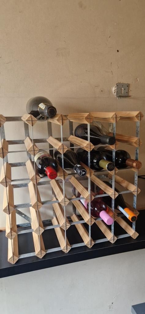 Wijnrek met 8 flessen wijn, Huis en Inrichting, Woonaccessoires | Wijnrekken, Ophalen, Zo goed als nieuw, Minder dan 50 cm, 25 flessen of meer
