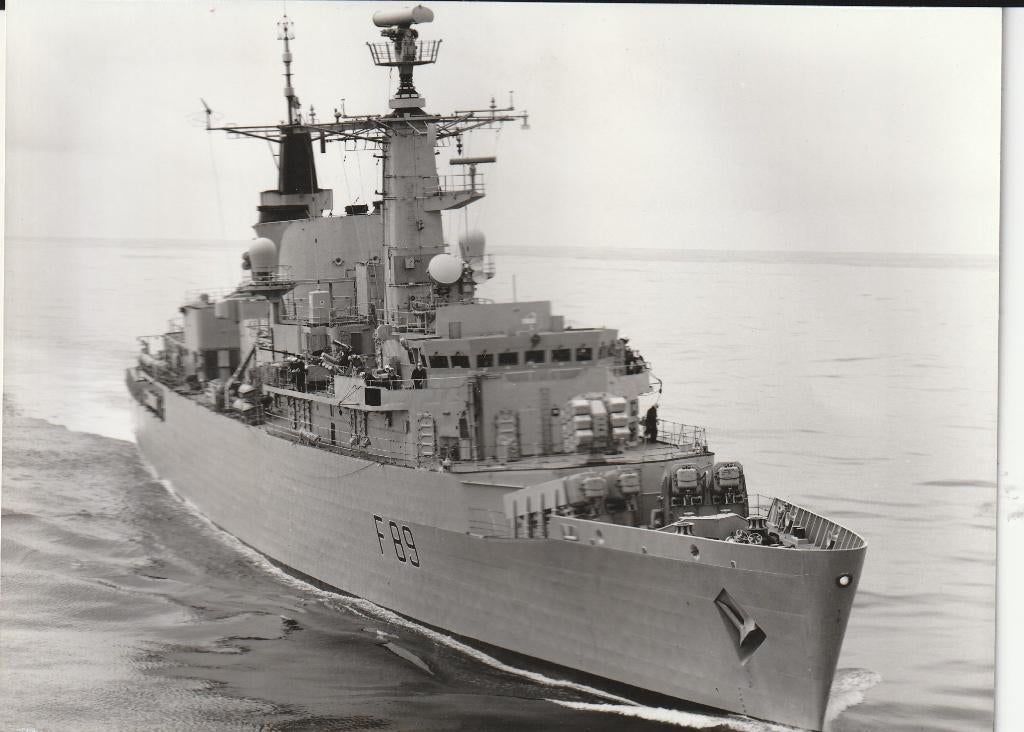 HMS Battleaxe F89  type 22, Ophalen of Verzenden, Nieuw, Motorboot, Kaart, Foto of Prent