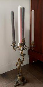 Antieke kandelaar met figuur, Antiek en Kunst, Antiek | Kandelaars, Ophalen of Verzenden, Koper of Brons