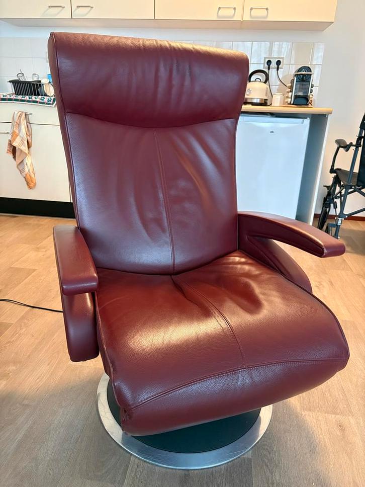 Leren Leolux relaxfauteuil met elektrische verstelling, Huis en Inrichting, Fauteuils, Zo goed als nieuw, Leer, 75 tot 100 cm