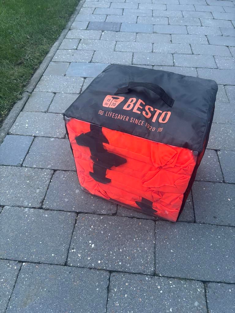 4 zwemvesten Besto, Watersport en Boten, Ophalen, Zo goed als nieuw, Dame of Heer, Reddingsvest of Zwemvest