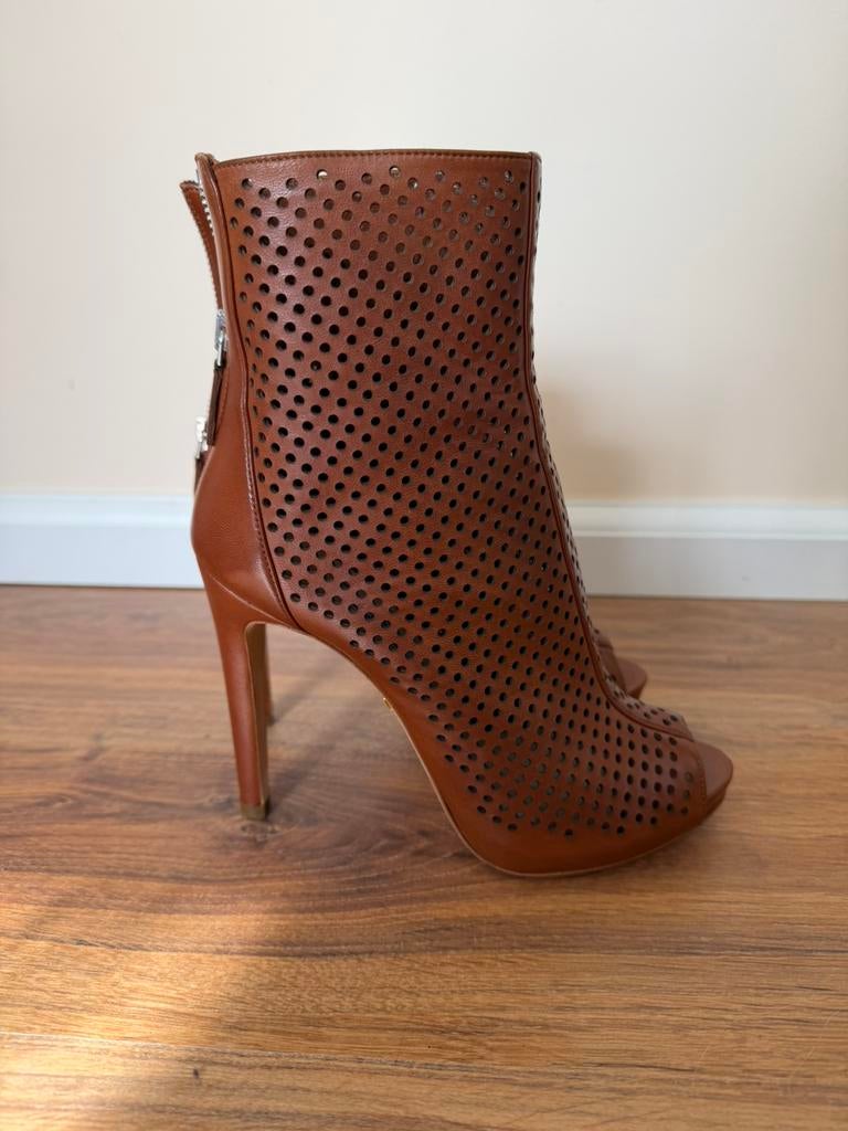 Prada schoenen origineel, Burberry, Gucci, Louboutin mode,36, Ophalen of Verzenden, Nieuw, Zwart, Sneakers of Gympen