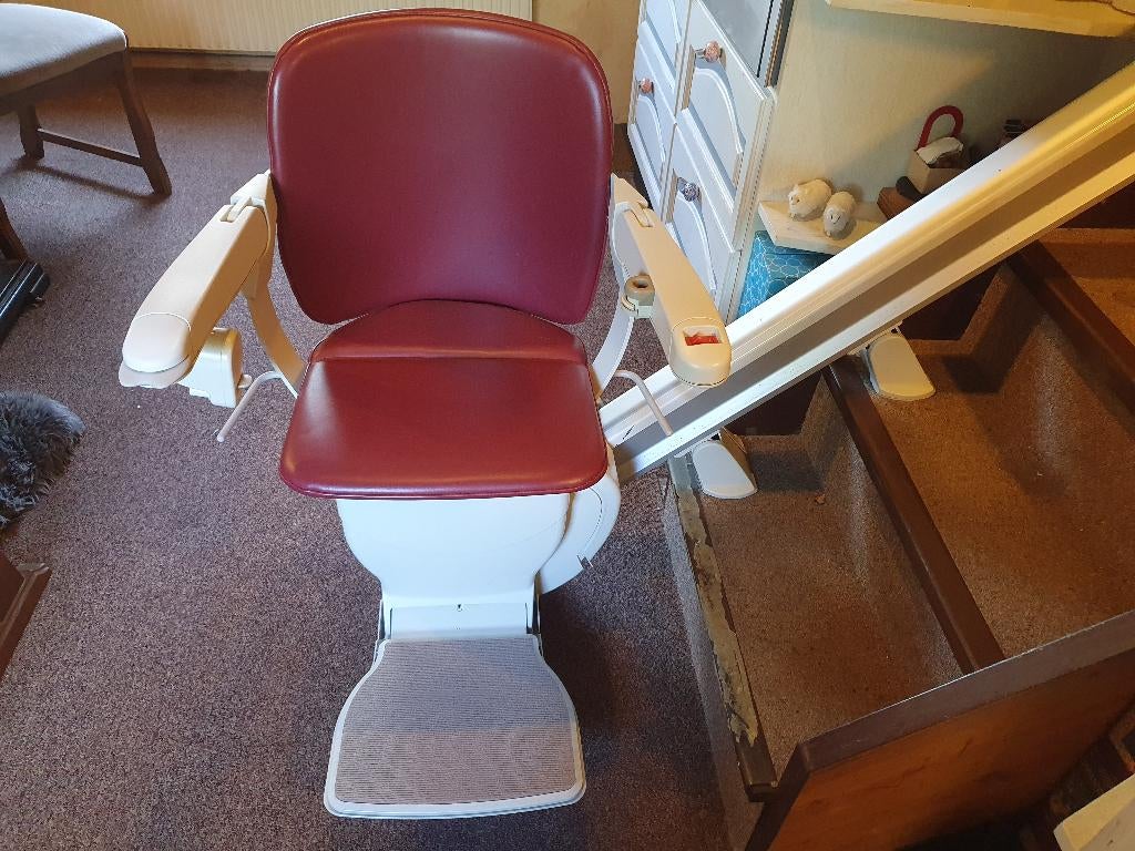 goede traplift van merk Lifta, Diversen, Trapliften, Ophalen, Zo goed als nieuw, Recht