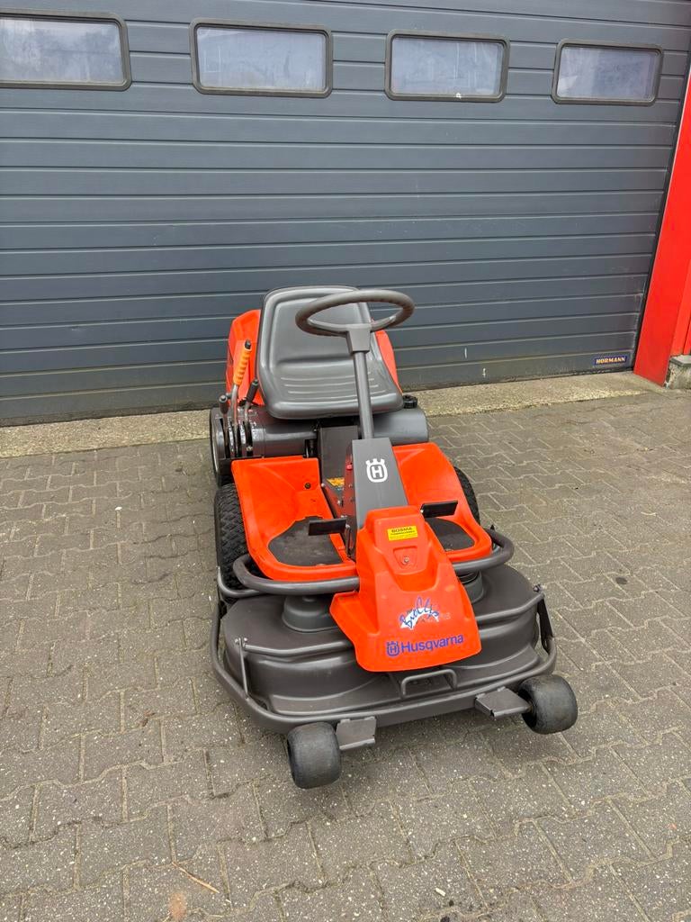 Husqvarna rider 11 bioclip, Ophalen, Versnellingen, Zo goed als nieuw, Benzine-grasmaaier