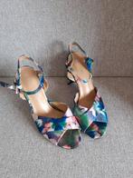 PUMPS BLOEMEN MOTIEF MAAT 38.5 /39, Kleding | Dames, Schoenen, Ophalen of Verzenden, Zo goed als nieuw