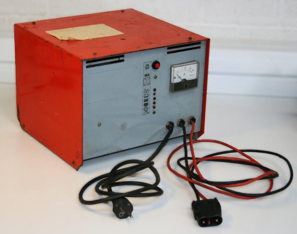 Acculader pompwagen / pallet truck  vanaf € 50, Doe-het-zelf en Verbouw, Gereedschap | Overige machines, Ophalen, Gebruikt