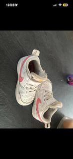 Meisjes nike sneakers - 22, Kinderen en Baby's, Babykleding | Schoentjes en Sokjes, Ophalen of Verzenden, Zo goed als nieuw, Meisje