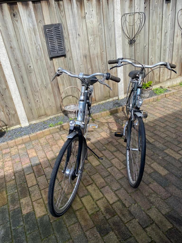 2 fietsen, Fietsen en Brommers, Fietsen | Dames | Omafietsen, Ophalen of Verzenden, Zo goed als nieuw