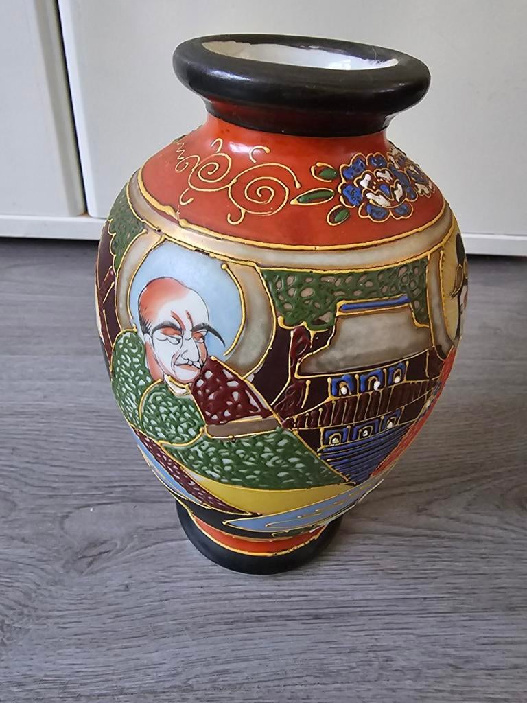 Antieke Japanse Satsuma Vaas met Gedetailleerde Scènes, Antiek en Kunst, Ophalen of Verzenden
