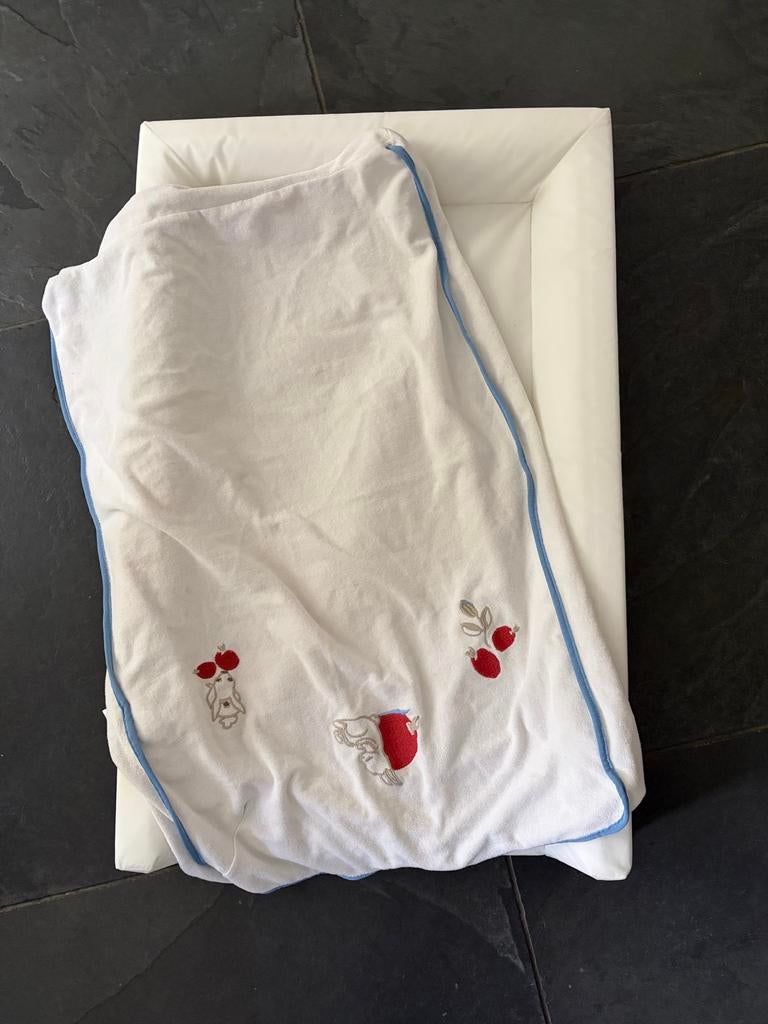 Verschoonkussen IKEA, inclusief hoes, Kinderen en Baby's, Badjes en Verzorging, Ophalen, Gebruikt, Aankleedkussen, Overige merken