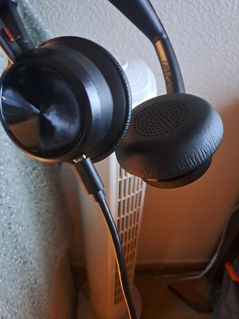 Poly Voyager Focus 2 koptelefoon, Audio, Tv en Foto, Koptelefoons, Ophalen of Verzenden