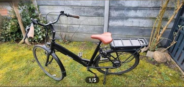 Electrische fiets defecte accu, Fietsen en Brommers, Fietsen | Tandems, Gebruikt, Minder dan 10 versnellingen, 55 cm of meer, Ophalen of Verzenden
