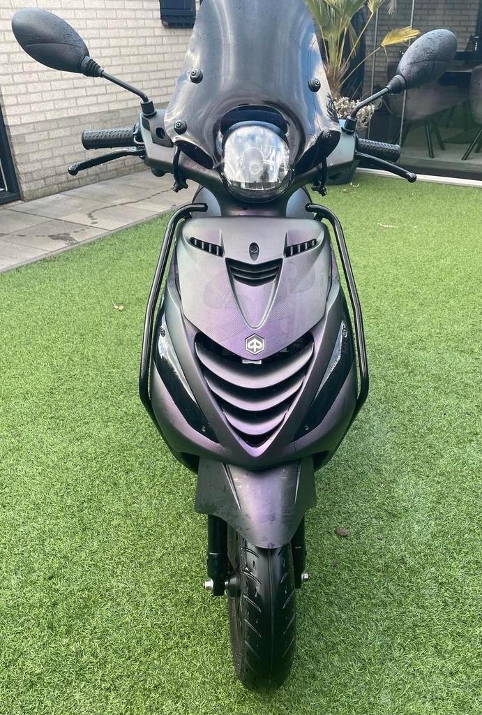 Piaggio Zip iGET Kameleon - Zo goed als nieuw!, Fietsen en Brommers, Scooters | Piaggio, Zo goed als nieuw, Zip, Benzine, Ophalen