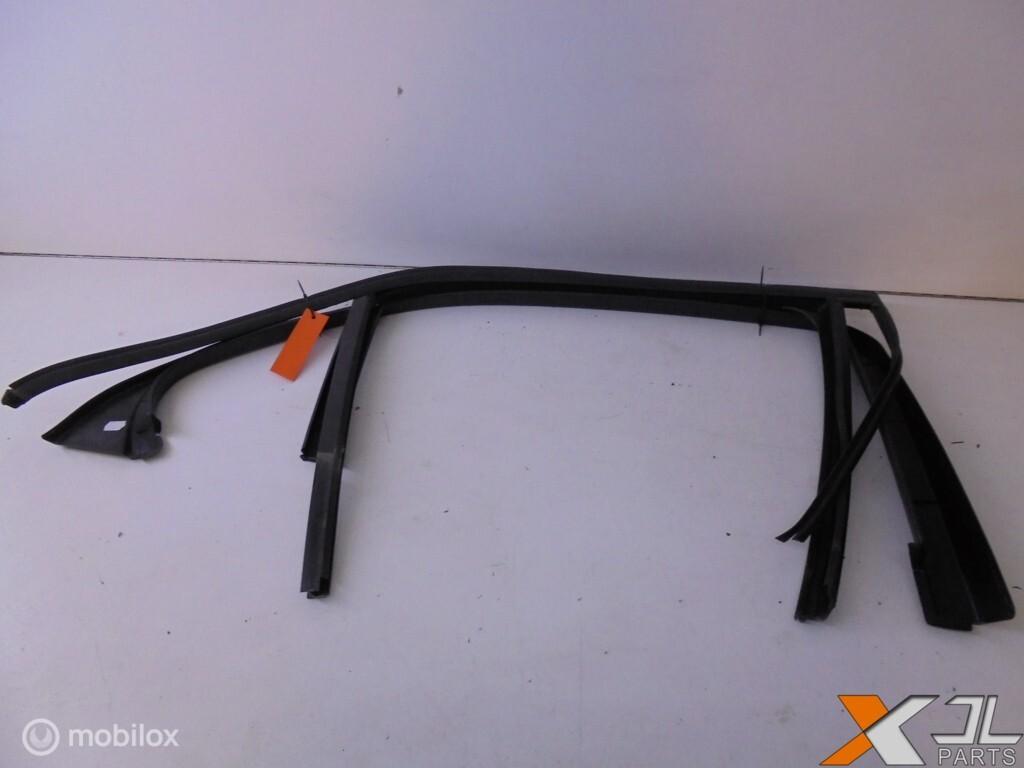 E-KLASSE W212 RAAMRUBBER BUITEN RA A2127351025, Auto-onderdelen, Gebruikt, Mercedes-Benz, Ophalen of Verzenden, Mercedes-Benz