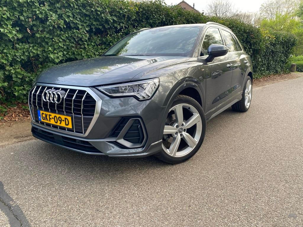 Audi Q3 35 Tfsi 150pk S Tronic 2020 Grijs, Auto's, 4 cilinders, 1505 kg, Hybride Elektrisch/Benzine, Te koop