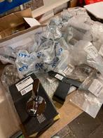 Partij ijzerwaar, beugels, haken, sloten, Ophalen of Verzenden, Nieuw