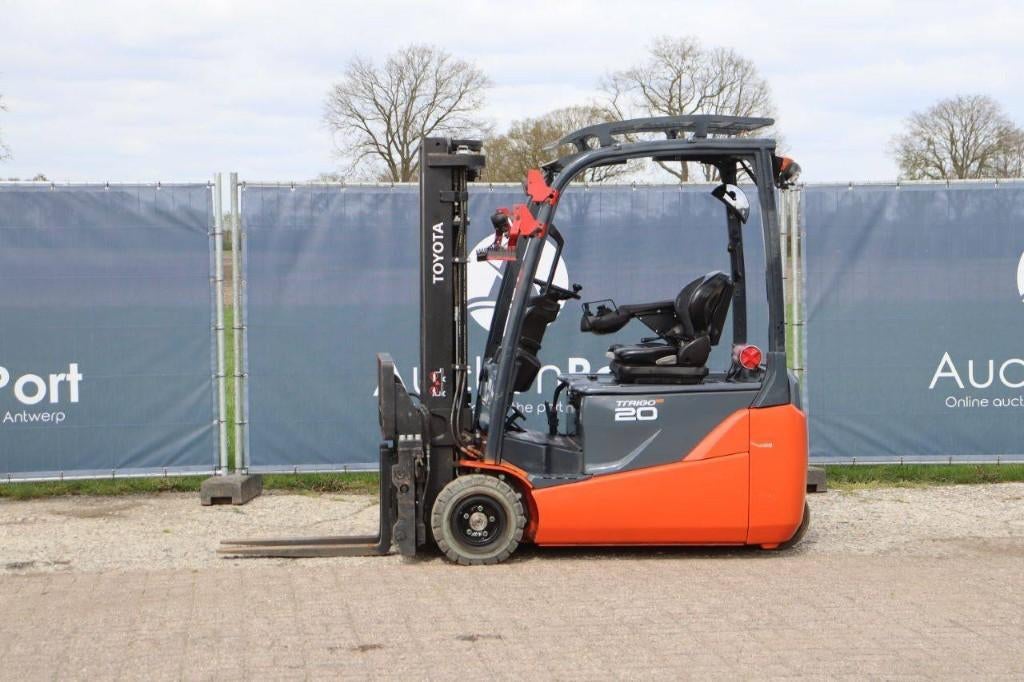 Veiling: Heftrucks en Stapelaars, Meer dan 4000 kg, Ophalen, Diesel, Heftruck