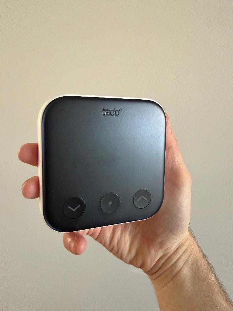 Tado Smart Thermostat X + 5 radiatorknoppen, Ophalen of Verzenden, Slimme thermostaat, Zo goed als nieuw