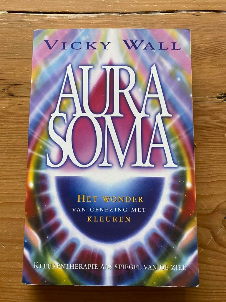 Aura soma - Vicky Wal, Boeken, Gezondheid, Dieet en Voeding, Gelezen, Ophalen of Verzenden