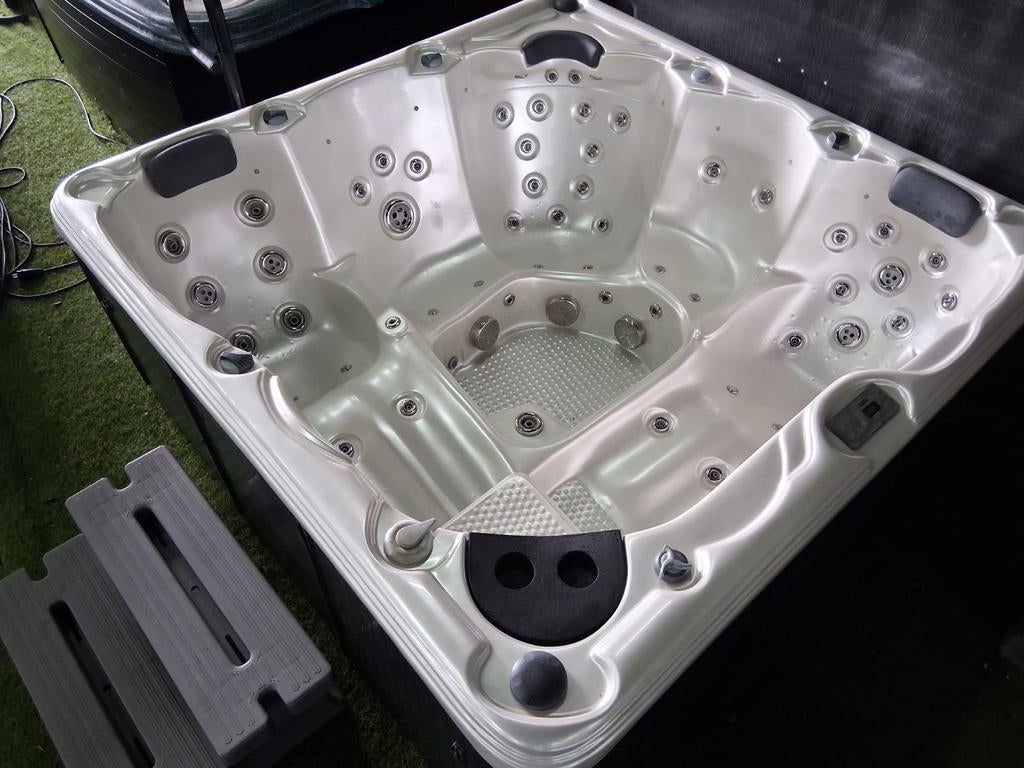 Balboa  spa 2 ligplaatsen incl bezorging&garantie, Ophalen of Verzenden, Gebruikt