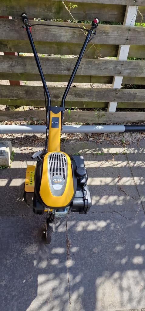 Stiga Benzine Tuinfrees SRC 36V ST120 CHV, Ophalen, Zo goed als nieuw
